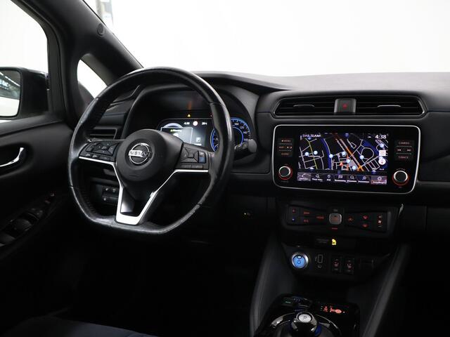 Nissan LEAF N-Connecta 40 kWh | SOH 90% | Navigatie | Parkeercamera | Stoelverwarming/verkoeling | Keyless Go |