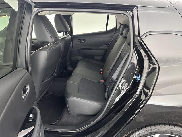 Nissan LEAF Tekna 40 kWh (INCL.BTW) Aut. *1/2LEATHER | FULL-LED | BOSE-SURROUND | ADAPTIVE-CRUISE | TOP-VIEW | KEYLESS | NAVI-FULLMAP | BLINDSPOT | DAB+ | ECC | PDC | HEATED-COMFORT-SEATS | TOWBAR | DIGI-COCKPIT | 17
