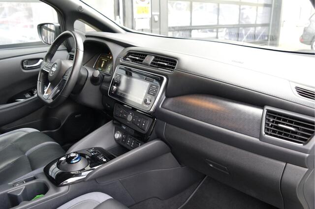 Nissan LEAF Tekna 40 kWh | Leder | Camera | NL-Auto | 360