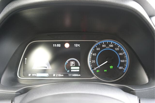 Nissan LEAF Tekna 40 kWh | Leder | Camera | NL-Auto | 360