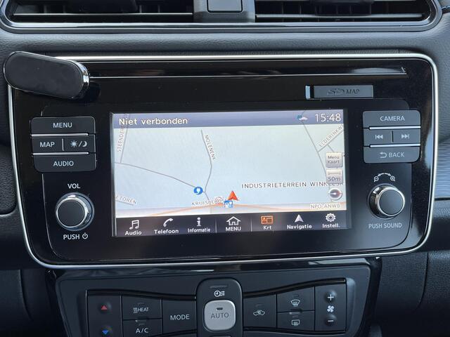 Nissan LEAF Tekna 40 kWh / Stuur- en Stoelverwarming voor en achter / Adaptieve Cruise Control / Bose Premium Audio / 360° Camera / Keyless Entry & Start / Parkeersensoren voor en achter / Bluetooth / DAB Radio /