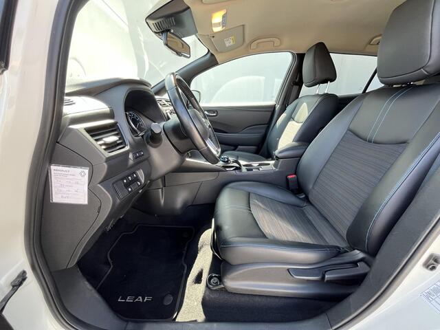 Nissan LEAF Tekna 40 kWh / Stuur- en Stoelverwarming voor en achter / Adaptieve Cruise Control / Bose Premium Audio / 360° Camera / Keyless Entry & Start / Parkeersensoren voor en achter / Bluetooth / DAB Radio /