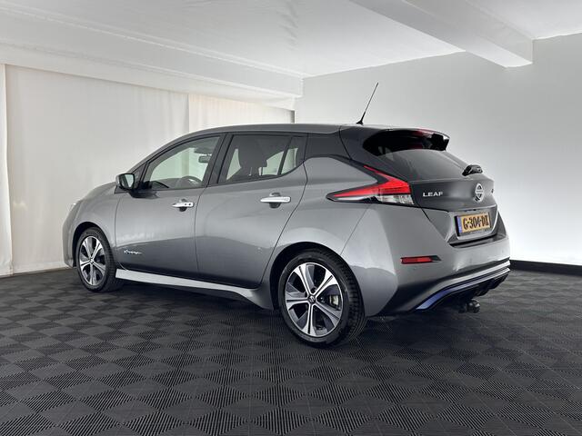 Nissan LEAF Tekna 40 kWh (INCL.BTW) Aut. *1/2LEATHER | FULL-LED | BOSE-SURROUND | ADAPTIVE-CRUISE | TOP-VIEW | KEYLESS | NAVI-FULLMAP | BLINDSPOT | DAB+ | ECC | PDC | HEATED-COMFORT-SEATS | TOWBAR | DIGI-COCKPIT | 17