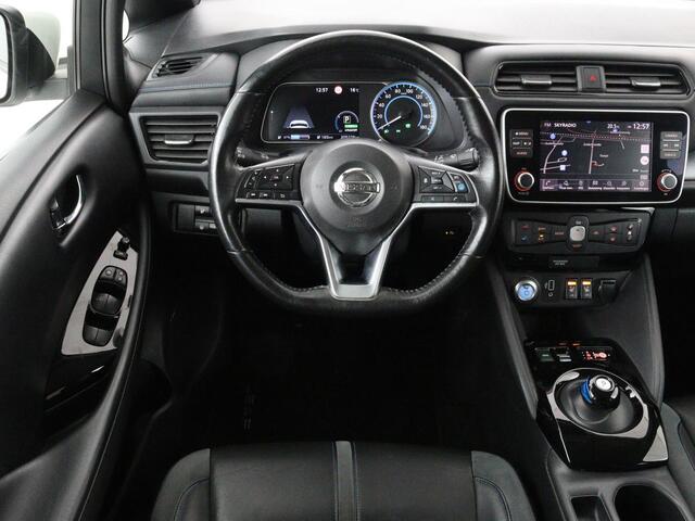 Nissan LEAF e+ Tekna 62 kWh | Leder | Stoelverwarming | 360 camera | Adaptive cruise | Full LED | Carplay | Navigatie | BOSE Sound