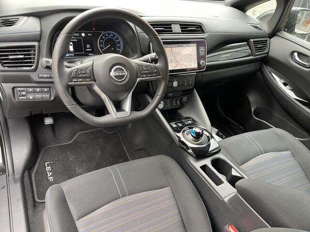 Nissan LEAF N-Connecta 39 kWh | Trekhaak | Navigatie | Stuur- + Stoelverwarming | 360° Camera | Keyless Entry | Adapt. Cruise Control | Rijklaarprijs!