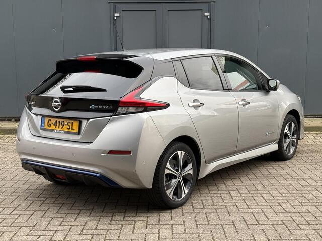 Nissan LEAF 3.Zero Limited Edition 62 kWh / Dealer Onderhouden / Origineel Nederlands / Parkeersensoren Voor + Achter / Lederen Bekleding / Privacy Glass / Adaptieve Cruise Control / Climate Control / Navigatie / Stoel- & Stuurverwarming / Apple Carplay + Android Aut