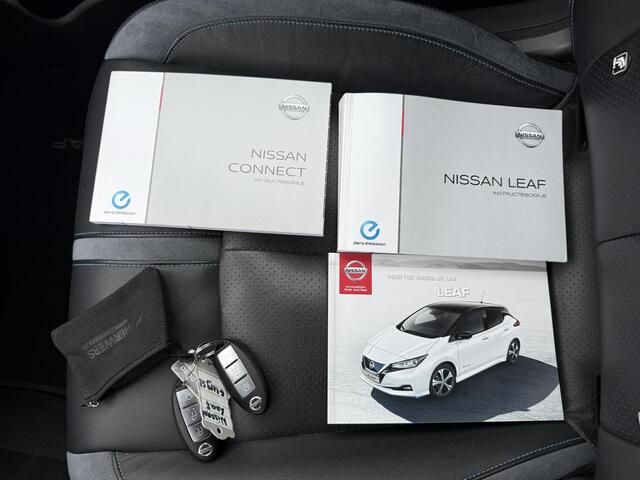 Nissan LEAF 3.Zero Limited Edition 62 kWh / Dealer Onderhouden / Origineel Nederlands / Parkeersensoren Voor + Achter / Lederen Bekleding / Privacy Glass / Adaptieve Cruise Control / Climate Control / Navigatie / Stoel- & Stuurverwarming / Apple Carplay + Android Aut