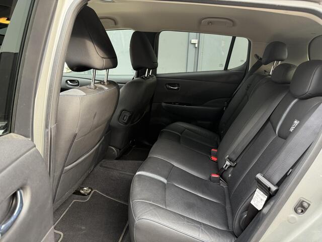Nissan LEAF 3.Zero Limited Edition 62 kWh / Dealer Onderhouden / Origineel Nederlands / Parkeersensoren Voor + Achter / Lederen Bekleding / Privacy Glass / Adaptieve Cruise Control / Climate Control / Navigatie / Stoel- & Stuurverwarming / Apple Carplay + Android Aut