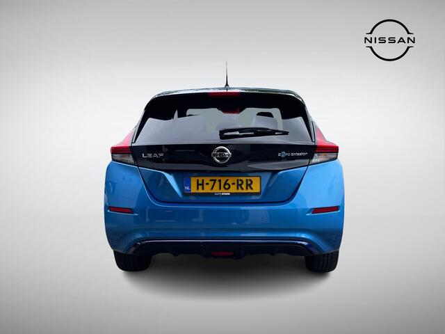 Nissan LEAF N-Connecta 40 kWh SoH 84% | Navigatie | 360° Camera | Stuur- + Stoelverwarming | Adapt. Cruise Control | Keyless Entry | Dodehoek Detectie | Rijklaarprijs!