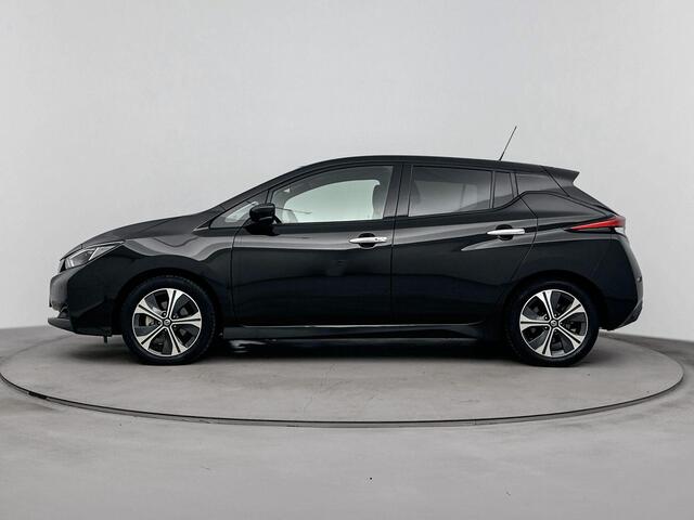 Nissan LEAF N-Connecta 40 kWh | Apple Carplay & Android Auto | Stoelverwarming | Stuurverwarming | 360 camera | Parkeersensoren