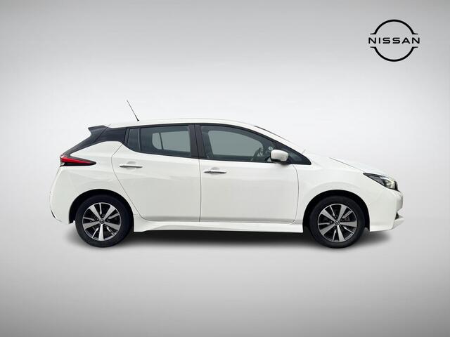 Nissan LEAF Acenta 40 kWh SoH 91% | Navigatie | Camera | Adapt. Cruise Control | Apple Carplay/Android Auto | Keyless Entry | Dodehoek Detectie | Rijklaarprijs!