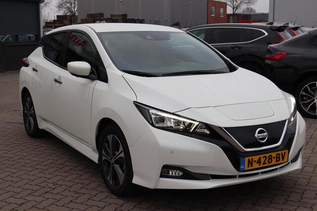 Nissan LEAF N-Connecta 40 kWh 91,1% SOH, Navigatie, Cruise control, 360 Camera, Stoelverwarming, Lederen interieur, Climate control