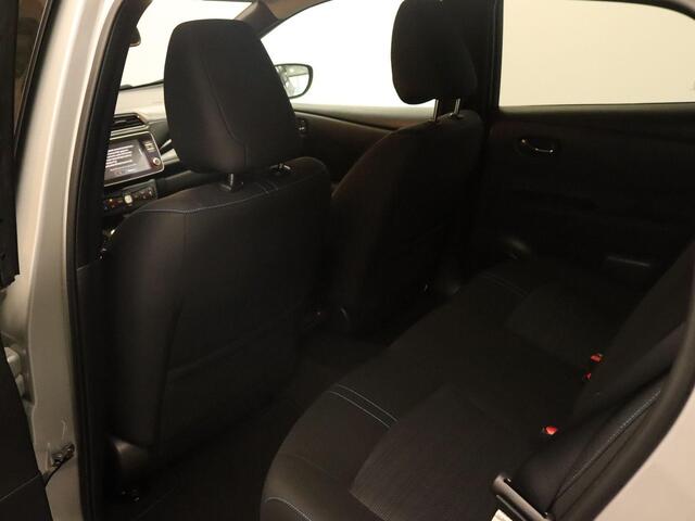 Nissan LEAF N-Connecta 40 kWh SOH 92,2%!! - ORIGINEEL NEDERLANDSE AUTO - PARKEERSENSOREN VOOR EN ACHTER - HOMMEL ONDERHOUDEN - DODEHOEKDETECTIE - STUUR EN STOEL VERWARMING - KEYLESS ENRTY & START - 360 GRADEN CAMERA