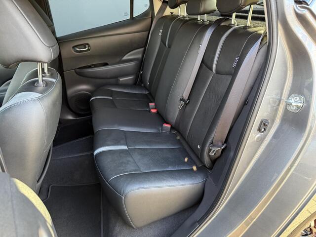 Nissan LEAF Tekna 40 kWh / Eerste Eigenaar / Stoel Verwarming V+A / Navigatie / Adaptive Cruise / Android Auto /