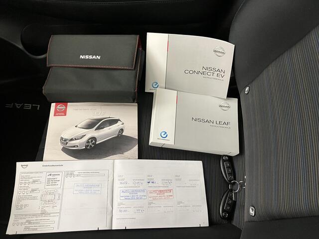 Nissan LEAF N-Connecta 40 kWh / Dealer Onderhouden / Navigatie / 360 Graden Camera / Stoel- en Stuurverwarming / Climate Control / Cruise Control / Keyless /