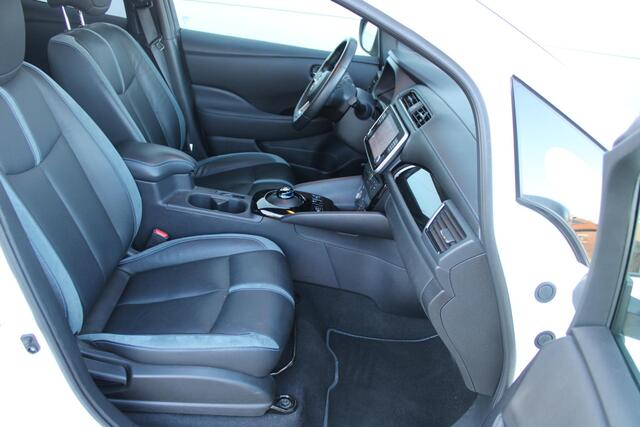 Nissan LEAF Tekna 40 kWh Automaat Airco Navi Camera Carplay 11.128km Nieuwstaat