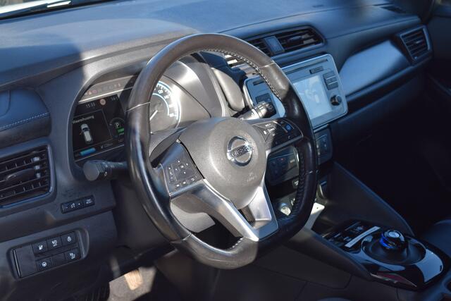 Nissan LEAF Tekna 40 kWh//Navi//Camera!!