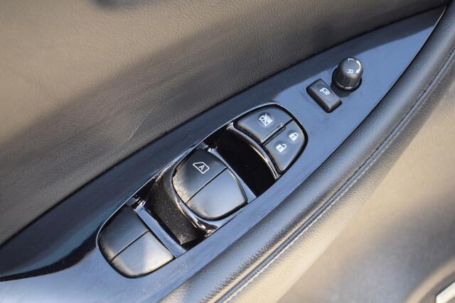 Nissan LEAF Tekna 40 kWh//Navi//Camera!!