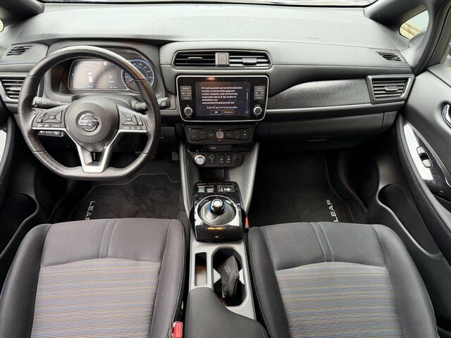 Nissan LEAF N-Connecta 40 kWh 360 Graden Camera / Stoelverwarming / Stuurwielverwarming / Navigatie / Cruise Control / NAP Logisch / Dealer Onderhouden