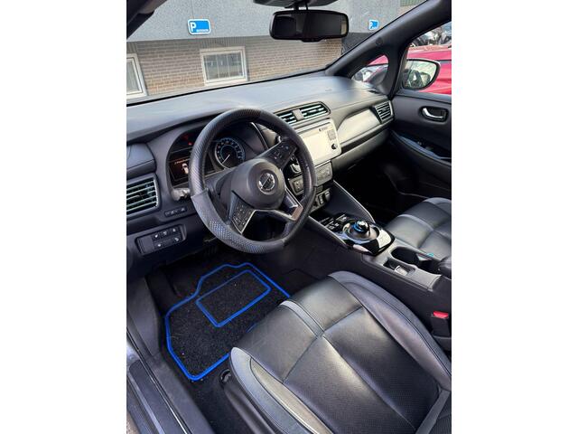 Nissan LEAF Tekna 40 kWh VERWACHT ZATERDAG 21-2 | WARMTEPOMP | STUUR + STOELVERWARMING VOOR EN ACHTER | LEDEREN BEKLEDING | 360° CAMERA | DODEHOEKDETECTIE | NETTE COMPLETE AUTO | INCL. 12 MND BOVAG GARANTIE