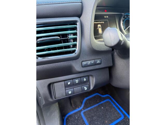 Nissan LEAF Tekna 40 kWh VERWACHT ZATERDAG 21-2 | WARMTEPOMP | STUUR + STOELVERWARMING VOOR EN ACHTER | LEDEREN BEKLEDING | 360° CAMERA | DODEHOEKDETECTIE | NETTE COMPLETE AUTO | INCL. 12 MND BOVAG GARANTIE