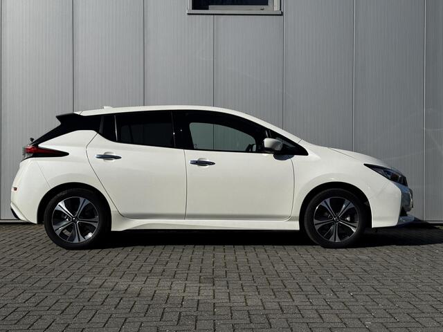 Nissan LEAF e+ N-Connecta 62 kWh / Soh 92,56% / Navigatie / Parkeersensoren v+a / Winter en zomer set / Stoelverwarming /
