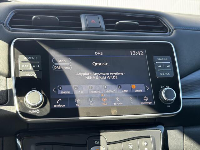 Nissan LEAF e+ N-Connecta 62 kWh / Soh 92,56% / Navigatie / Parkeersensoren v+a / Winter en zomer set / Stoelverwarming /