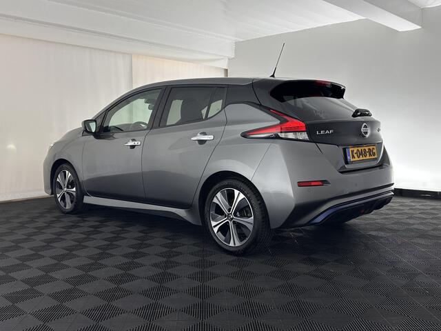 Nissan LEAF N-Connecta 40 kWh {SOH-90%} Aut. *HEAT-PUMP | ADAPTIVE-CRUISE | NAVI-FULLMAP | TOPVIEW | KEYLESS | BLINDSPOT | DIGI-COCKPIT | HEATED-COMFORTSEATS | DAB | PRIVACYGLASS | ECC | PDC | CARPLAY | 17"ALU*