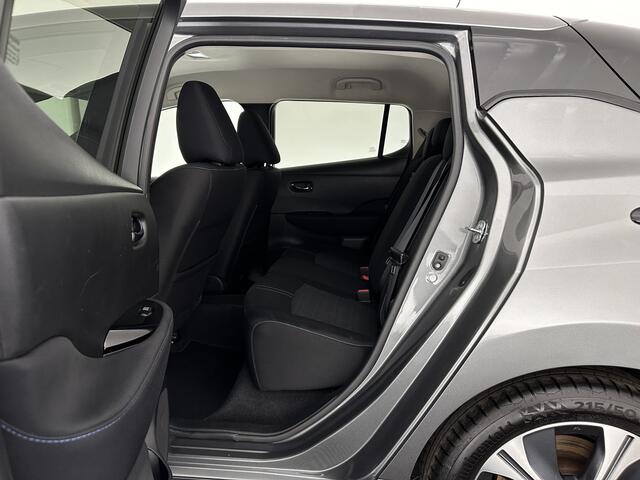 Nissan LEAF N-Connecta 40 kWh {SOH-90%} Aut. *HEAT-PUMP | ADAPTIVE-CRUISE | NAVI-FULLMAP | TOPVIEW | KEYLESS | BLINDSPOT | DIGI-COCKPIT | HEATED-COMFORTSEATS | DAB | PRIVACYGLASS | ECC | PDC | CARPLAY | 17"ALU*