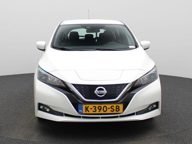 Nissan LEAF Acenta 40 kWh | Climate Control / ECC | Licht metalen velgen 16 inch | Cruise control Adaptive | Connectiviteit af fabriek, Navigatie | LED koplampen | Park Distance Control achter | Achteruitrijcamera |