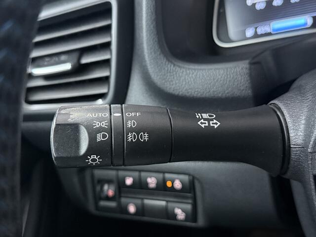 Nissan LEAF N-Connecta 40 kWh WLTP actieradius ± 270 km WORDT VERWACHT Locatie Mazda RIJEN Adres: Parallelweg 49, 5121 LD Rijen