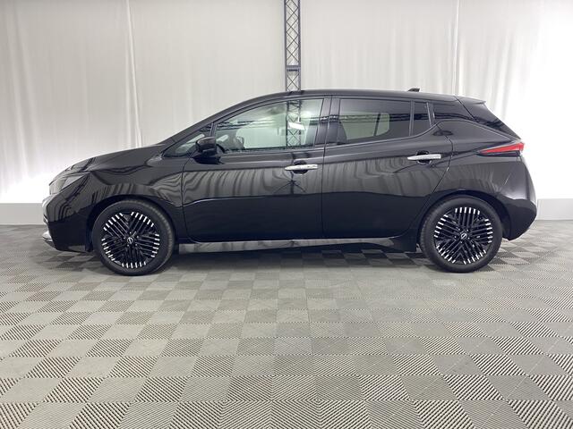 Nissan LEAF N-Connecta 40 kWh Automaat | CarPlay | Navi | Dodehoek Det. | 360'' Camera | ACC | PDC | Verwarmde Stoelen |