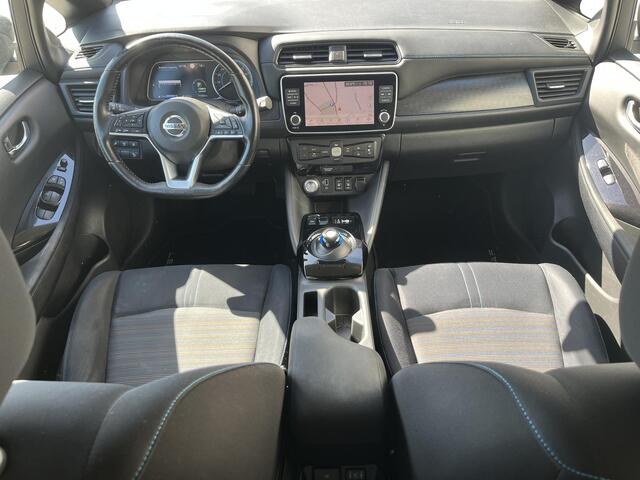 Nissan LEAF N-Connecta 40 kWh /88,7% SOH / Adaptief Cruise Control / Airco / Voor & Achter Stoelverwarming / Stuurverwarming / Keyless Entry /Dode Hoek Detectie / Navigatie / Bluetooth /