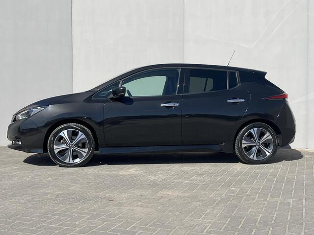 Nissan LEAF N-Connecta 40 kWh /88,7% SOH / Adaptief Cruise Control / Airco / Voor & Achter Stoelverwarming / Stuurverwarming / Keyless Entry /Dode Hoek Detectie / Navigatie / Bluetooth /