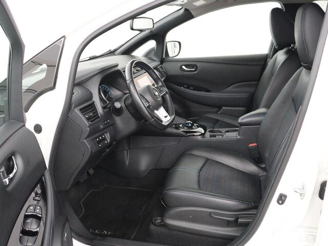 Nissan LEAF Tekna 40 kWh | SOH 85,6% | Stoelverwarming | 360 Camera | Adaptive cruise | Carplay | Navigatie | Achterbankverwarming | Bose Sound | Full LED | Side Assist | File Assistent | Climate control