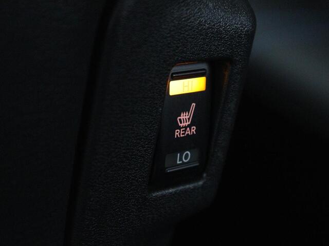 Nissan LEAF Tekna 40 kWh | SOH 85,6% | Stoelverwarming | 360 Camera | Adaptive cruise | Carplay | Navigatie | Achterbankverwarming | Bose Sound | Full LED | Side Assist | File Assistent | Climate control