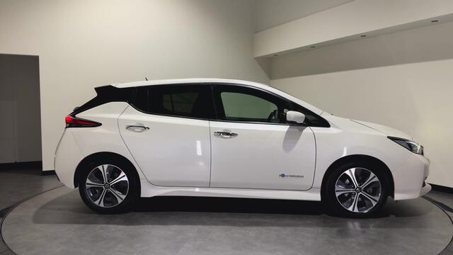 Nissan LEAF Visia 40 kWh | Keyless | Cruise Control Adaptief | Verwarmde stoelen |