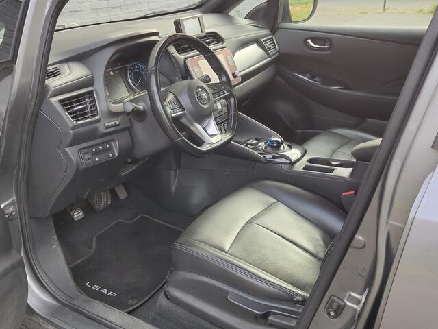 Nissan LEAF e+ N-Connecta 62kWh Adap.Cruise Warmtepomp Leder+Verwarmd 360°Camera Ecc Stuurverwarming Navi Apple Carplay/Android Auto Lmv Privacy Glas Isofix DAB Bluetooth Led Dodehoekdetectie 1e Eigenaar Origineel Nederlandse Auto