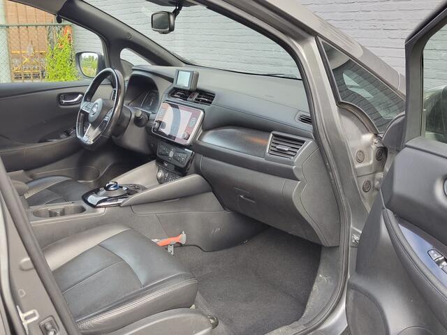 Nissan LEAF e+ N-Connecta 62kWh Adap.Cruise Warmtepomp Leder+Verwarmd 360°Camera Ecc Stuurverwarming Navi Apple Carplay/Android Auto Lmv Privacy Glas Isofix DAB Bluetooth Led Dodehoekdetectie 1e Eigenaar Origineel Nederlandse Auto
