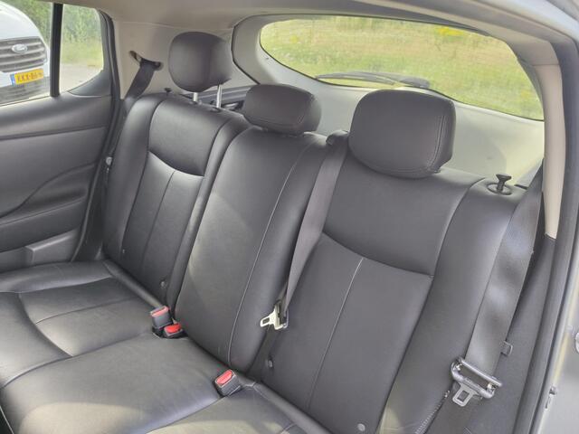 Nissan LEAF e+ N-Connecta 62kWh Adap.Cruise Warmtepomp Leder+Verwarmd 360°Camera Ecc Stuurverwarming Navi Apple Carplay/Android Auto Lmv Privacy Glas Isofix DAB Bluetooth Led Dodehoekdetectie 1e Eigenaar Origineel Nederlandse Auto