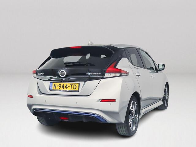 Nissan LEAF Tekna 40 kWh | 360° camera | Stoelverwarming | Keyless | Extra getint glas