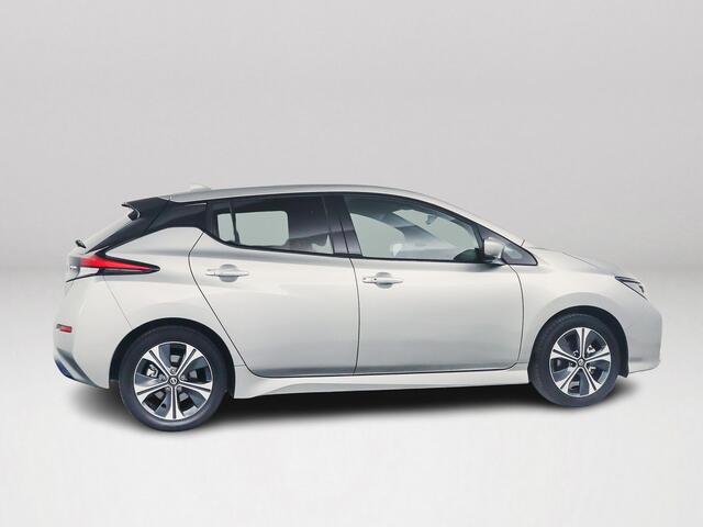 Nissan LEAF Tekna 40 kWh | 360° camera | Stoelverwarming | Keyless | Extra getint glas