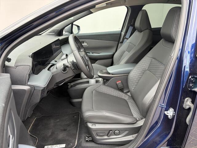 Nissan LEAF Evolve 75 kWh / 10 Jaar Nissan More / Panoramadak / Adaptief Cruise Control / Elektr. Voorstoelen / Massage Functie Bestuurder / Apple Carplay&Android Auto / Dab / Elektr. Achterklep / Cold Pack / Warmte Pomp /