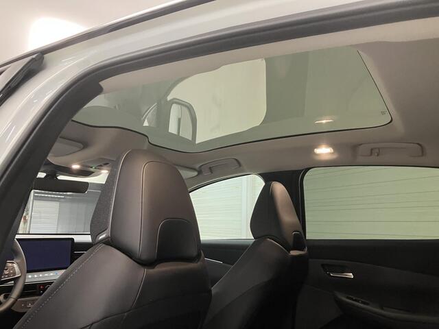 Nissan LEAF Evolve 75 kWh / 10 Jaar Fabrieksgarantie / ¤ 2000,- Nissan vooraadvoordeel / Panoramadak / Adaptief Cruise Control / Elektr. Voorstoelen / Massage Functie Bestuurder / Apple Carplay&Android Auto / Dab / Elektr. Achterklep / Cold Pack / Warmte Pomp /