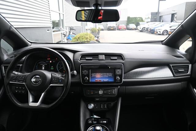 Nissan LEAF Tekna 40 kWh | ADAPT. CRUISE CONTROL | 360 CAMERA | STOEL/STUURVERWARMING | CLIMATE CONTROL | NAVI | PDC | LMV