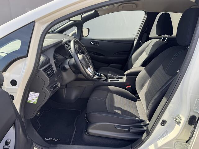 Nissan LEAF e+ N-Connecta 62 kWh / Eerste Eigenaar / Dealer Onderhouden / Afneembare voor fietser drager Trekhaak / Navigatie / Stoel- en Stuurverwarming / Cruise Control / Climate Control / 360 Graden Camera /