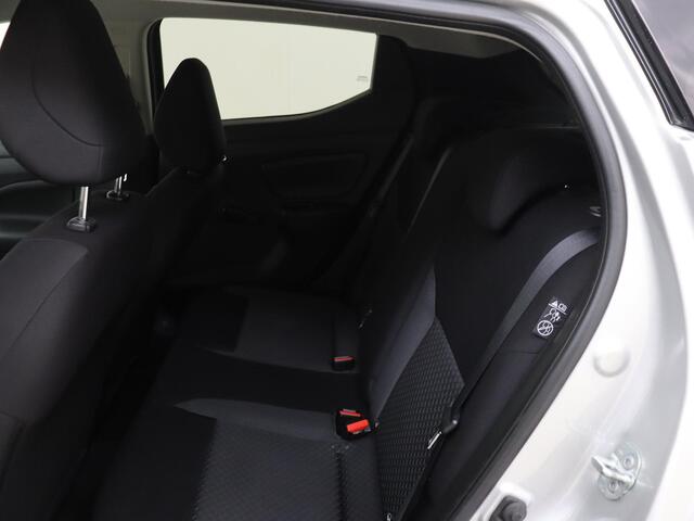 Nissan MICRA 1.0 IG-T N-Tec | Zwarte lichtmetalen velgen 17" | Navigatie | Airco | Stoelverwarming | Parkeersensoren achter