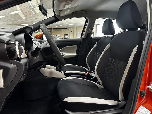 Nissan MICRA 1.0L Acenta/ LED Dagrijverl./ 16''LMV/ Stoelverw./ Camera/ DAB+/ Apple+Android/ Clima/ Navi/ Cruise/ Bluetooth/ Multi.LEDER.Stuur/ Elek.Pakket/ Isofix/ PDC Achter.