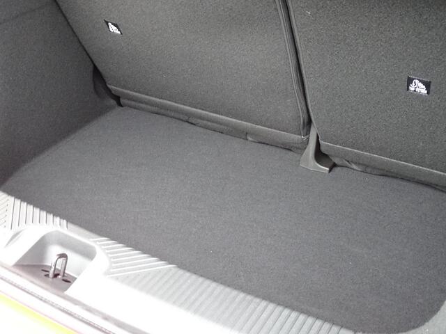 Nissan MICRA EVOLVE 52 kWh 18 INCH VELGEN / INTERIEUR CHILL / TWO-TONE METALLIC LAK