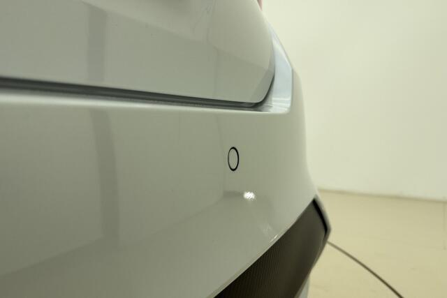 Nissan MICRA 1.0 IG-T Tekna Stoelverwarming l Climate Control l Apple Carplay & Android Auto l DAB l Cruise control l Camera l Keyless Entry & Go l Lichtmetalen Velgen